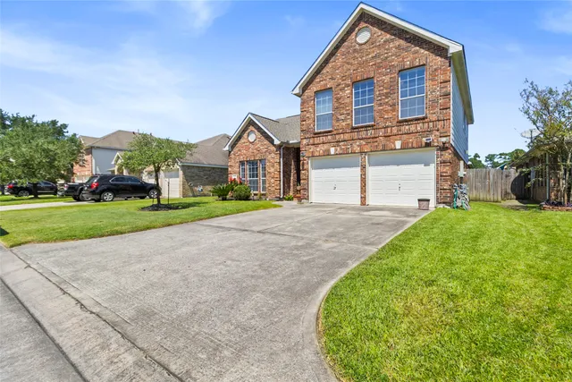 $360,000 | 427 Pinewood Ridge Drive, Spring, TX 77386