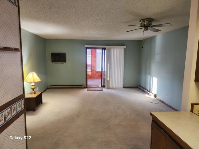 $189,900 | 30123 Olinda Trail, Unit 3, Lindstrom, MN 55045