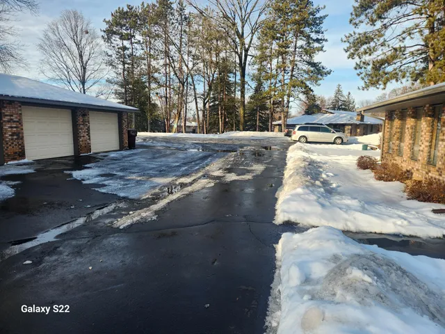 $189,900 | 30123 Olinda Trail, Unit 3, Lindstrom, MN 55045