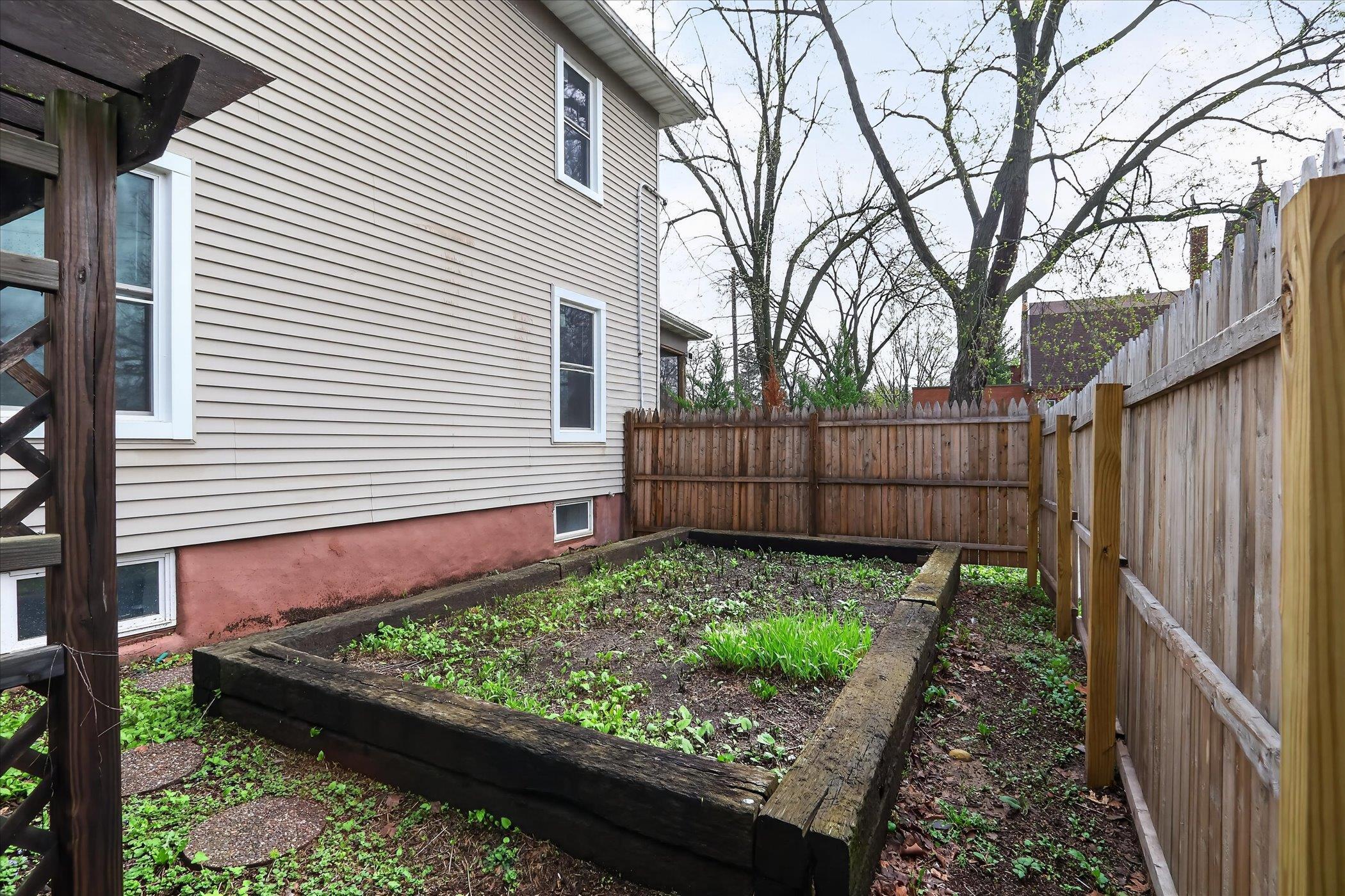 1108 Partridge Avenue Beloit, WI 53511 - Photo 38 of 40