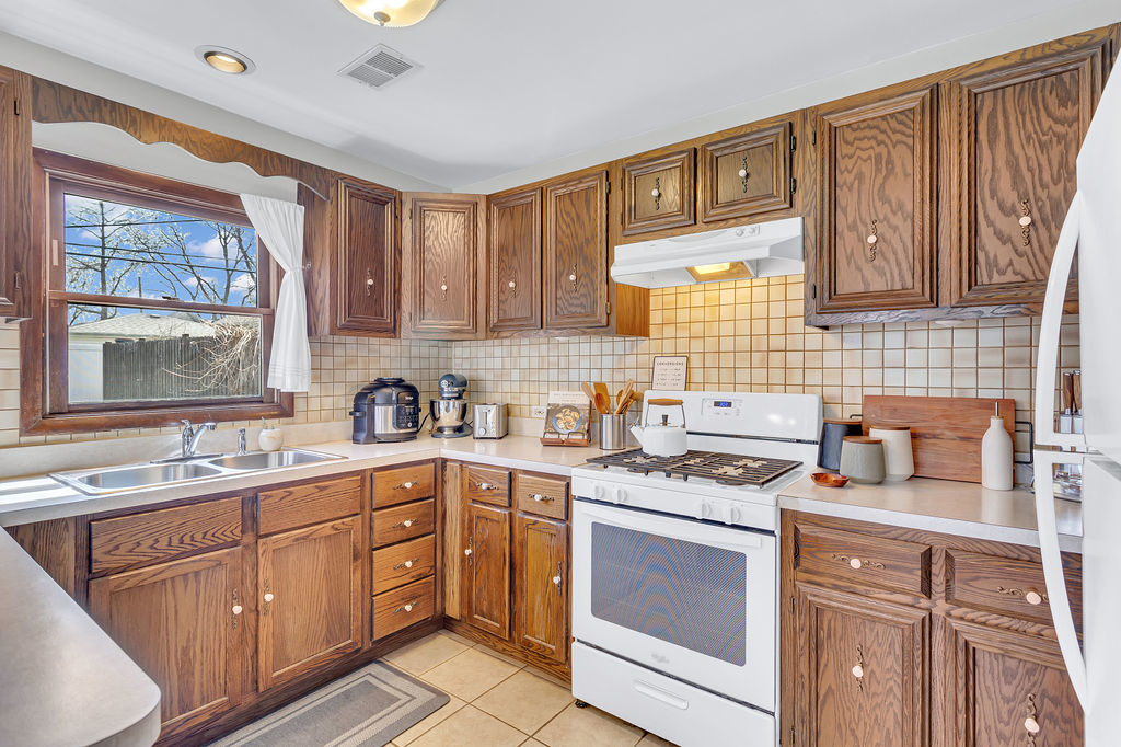 305 3rd Street Downers Grove, IL 60515 - Photo 7 of 21
