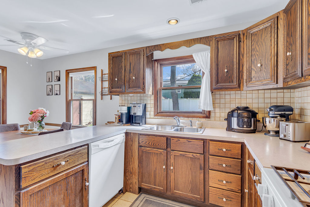 305 3rd Street Downers Grove, IL 60515 - Photo 8 of 21