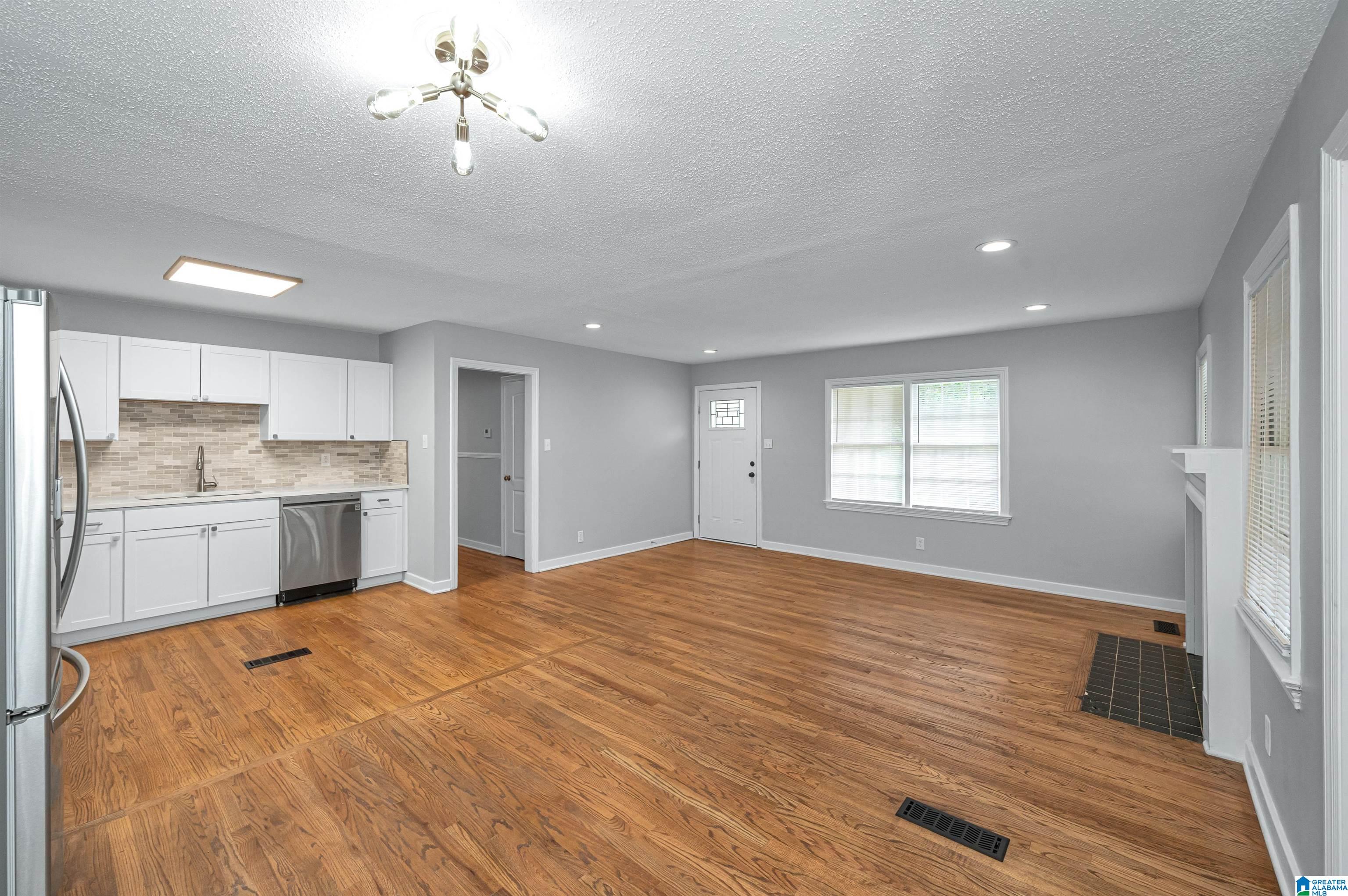 816 Martinwood Road Birmingham, AL 35235 - Photo 8 of 31