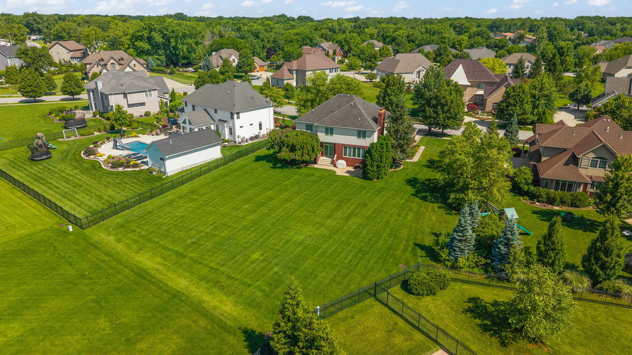 855 Pingel Place Crown Point, IN 46307 - Photo 6 of 55 2048x1152