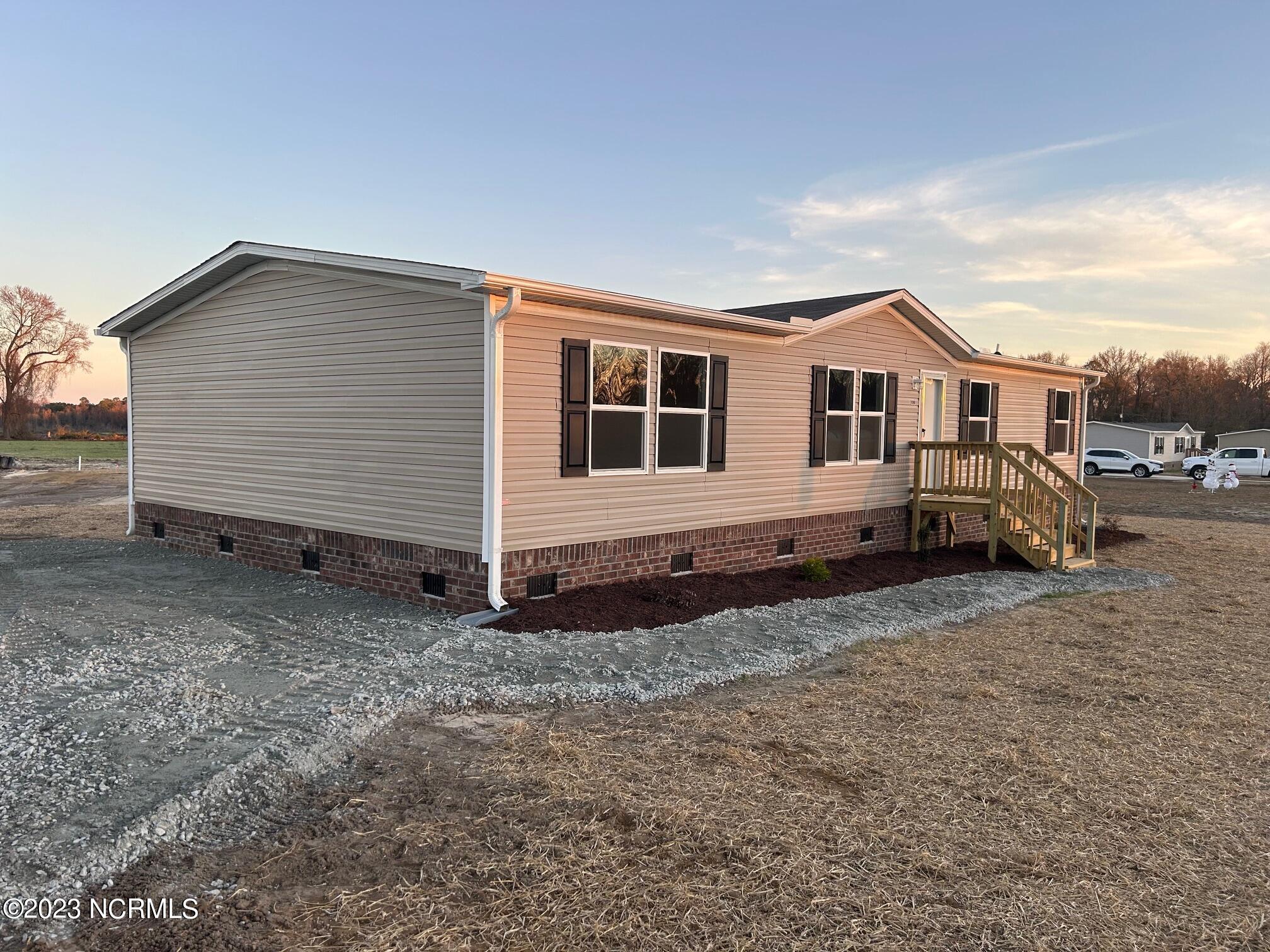 2890 Basstown Road Clinton, NC 28328 - Photo 2 of 21 IMG_6877