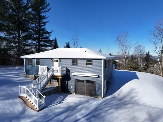 $389,500 | 122 Raymond Avenue, Newport, VT 05855