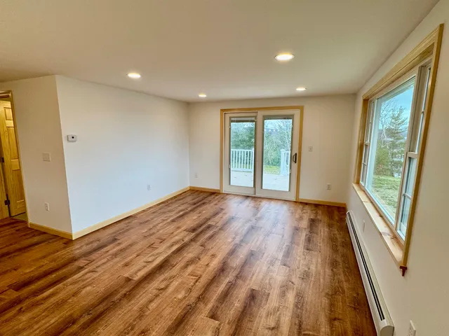 $389,500 | 122 Raymond Avenue, Newport, VT 05855