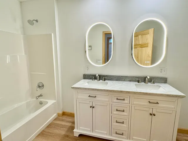 $389,500 | 122 Raymond Avenue, Newport, VT 05855