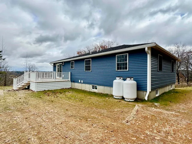 $389,500 | 122 Raymond Avenue, Newport, VT 05855