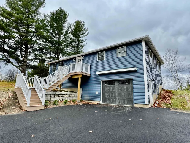$389,500 | 122 Raymond Avenue, Newport, VT 05855