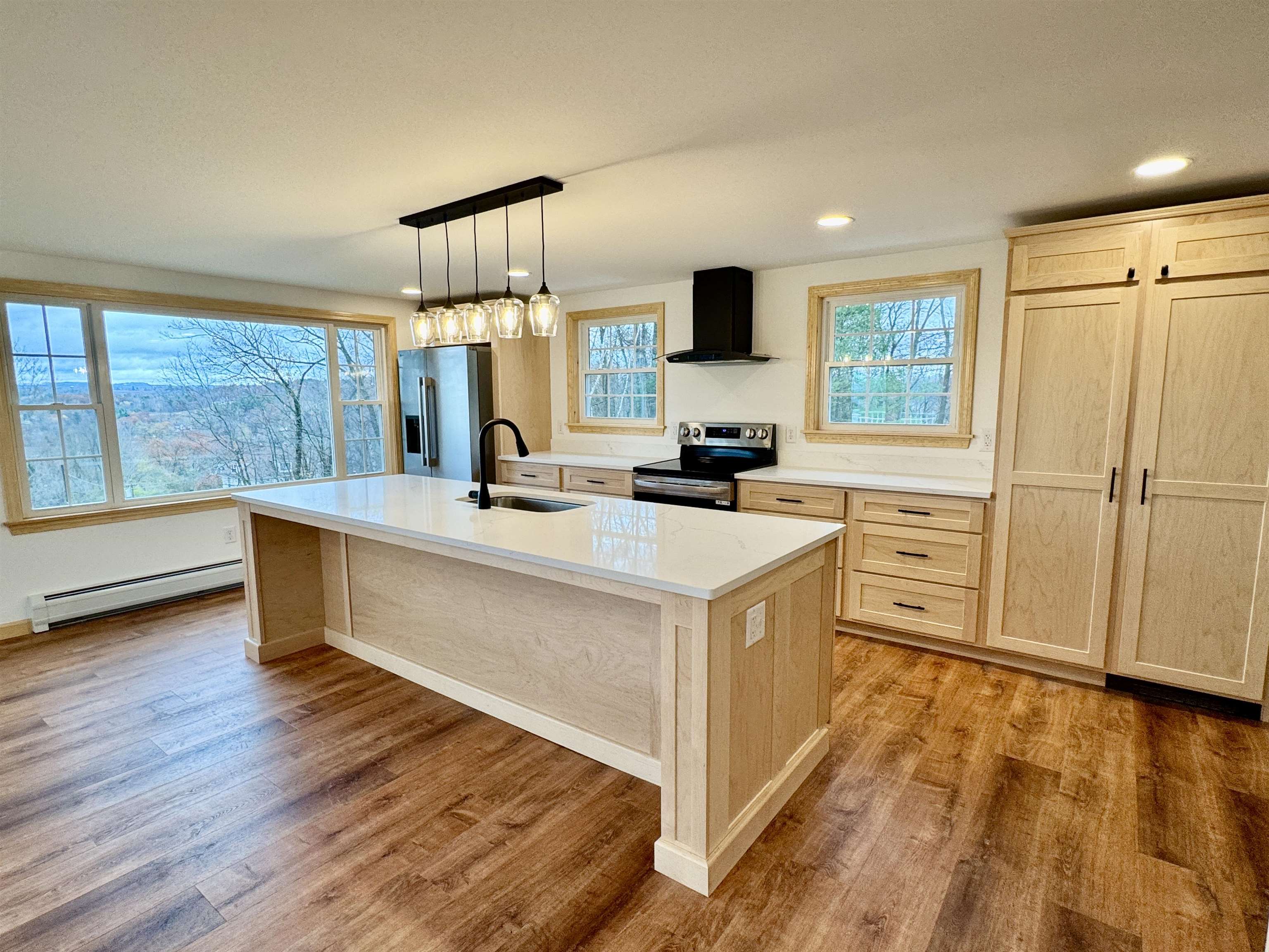 122 Raymond Avenue Newport, VT 05855 - Photo 4 of 38