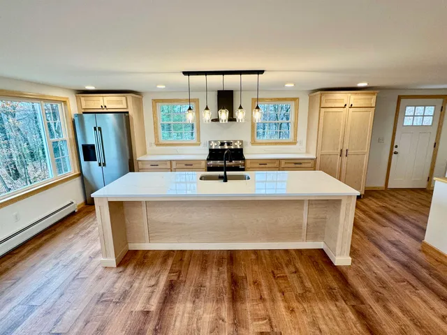 $389,500 | 122 Raymond Avenue, Newport, VT 05855