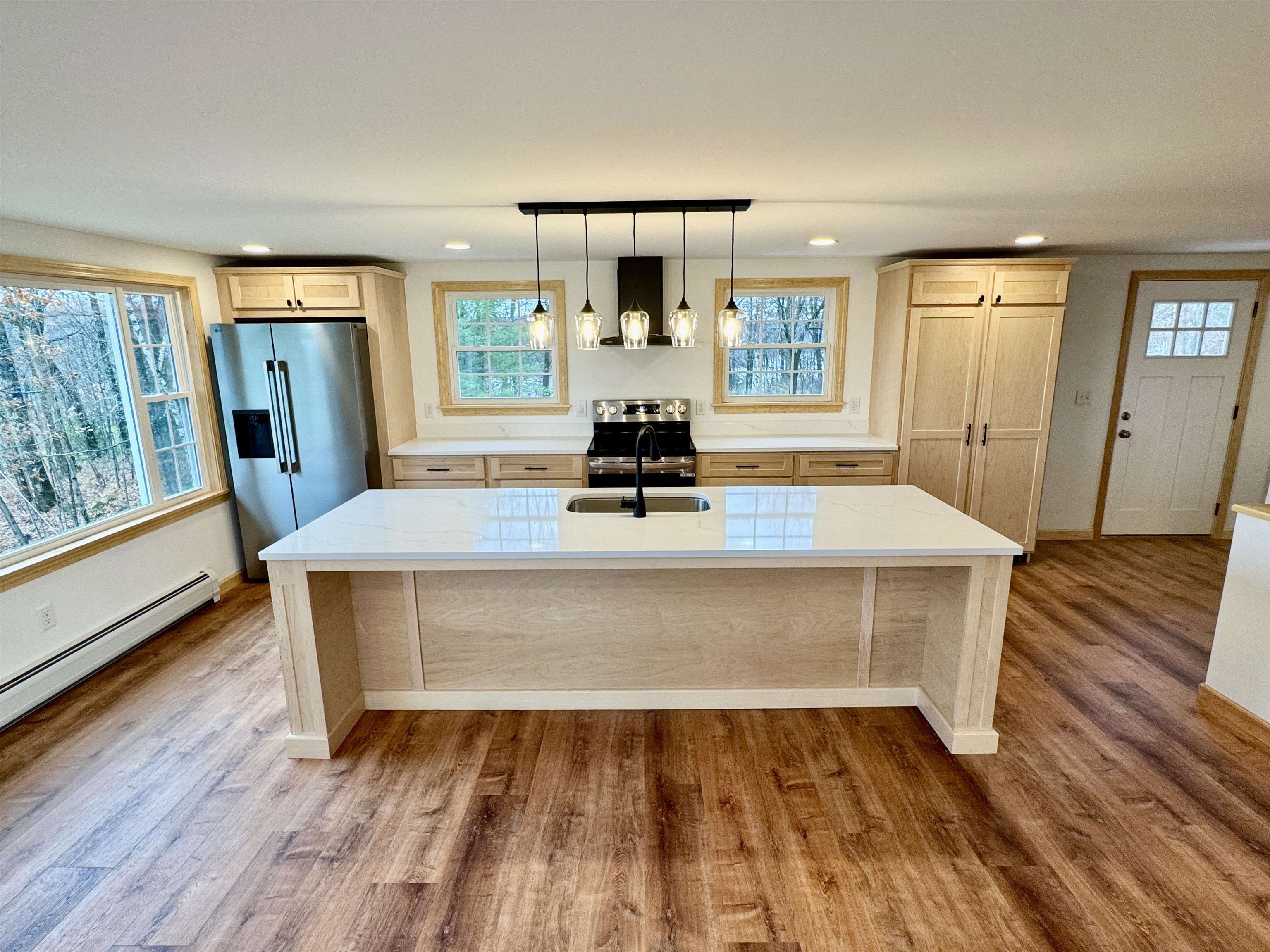 122 Raymond Avenue Newport, VT 05855 - Photo 5 of 38