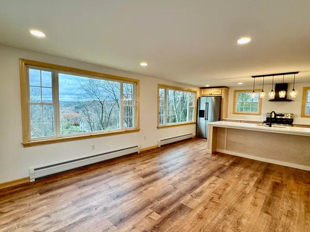 $389,500 | 122 Raymond Avenue, Newport, VT 05855