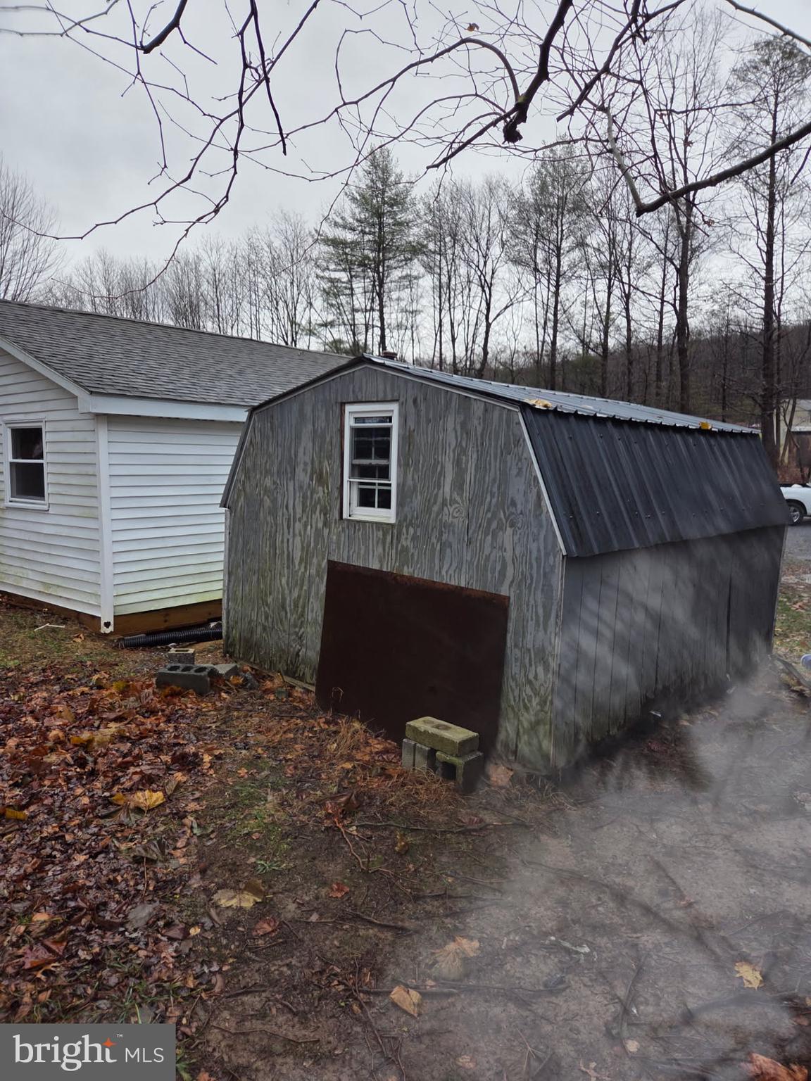 8012 Appleby Road Harrisburg, PA 17112 - Photo 29 of 32 a backyard of a house with lots of green space