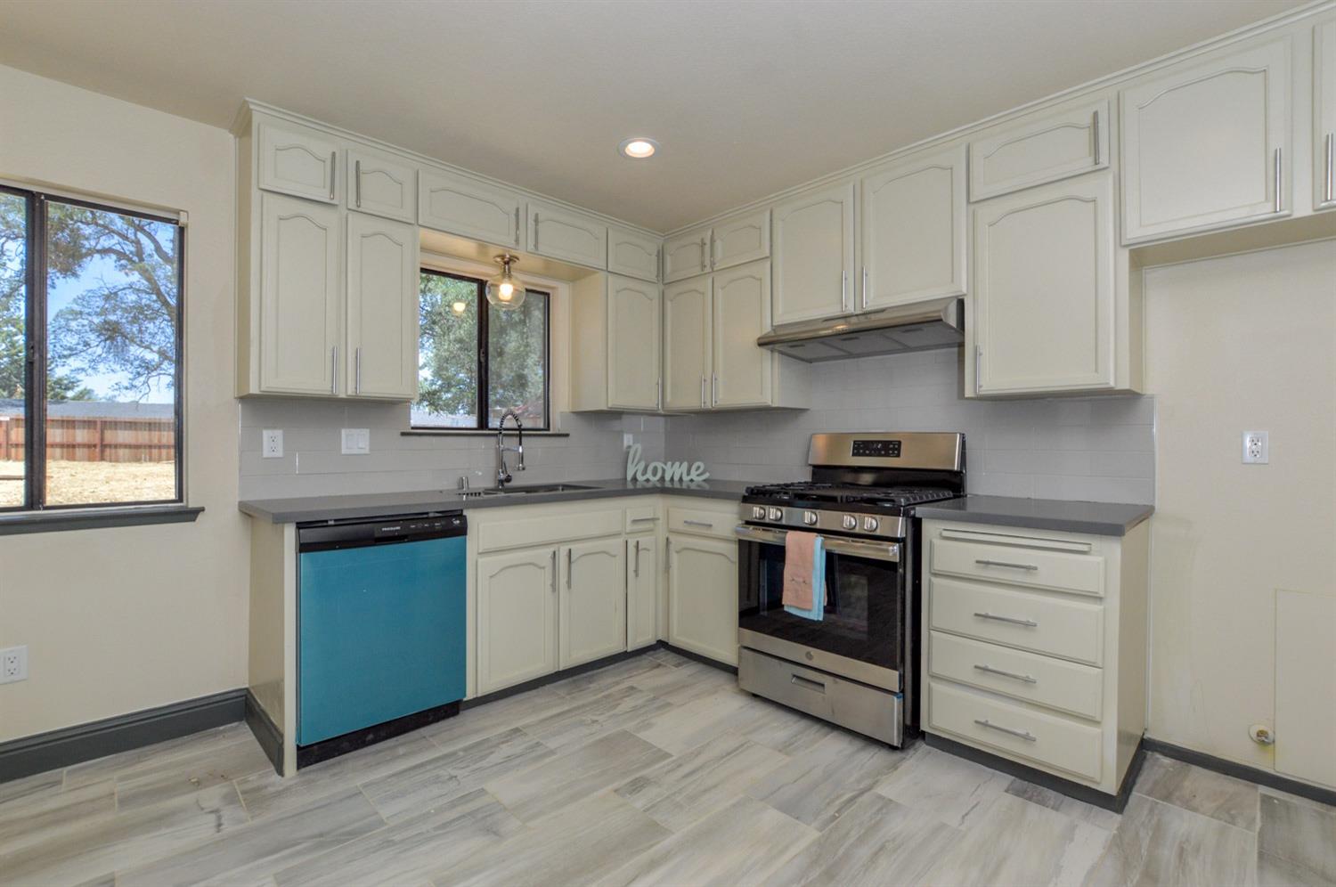 31520 Sioux Road Coarsegold, CA 93614 - Photo 4 of 23 Gallery Image 4
