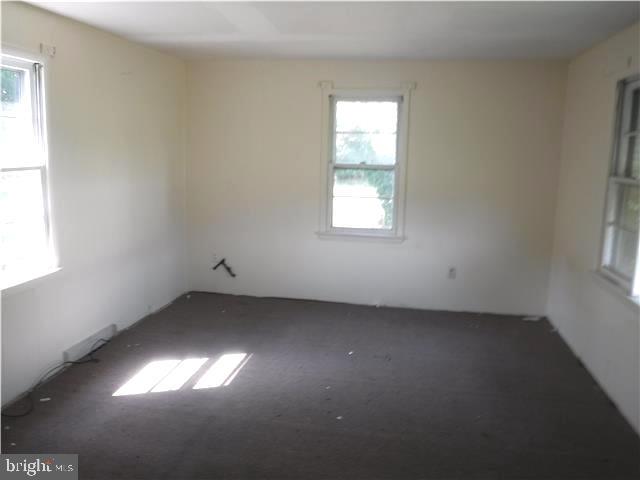 321 Bowentown Road Bridgeton, NJ 08302 - Photo 8 of 12 Family Room