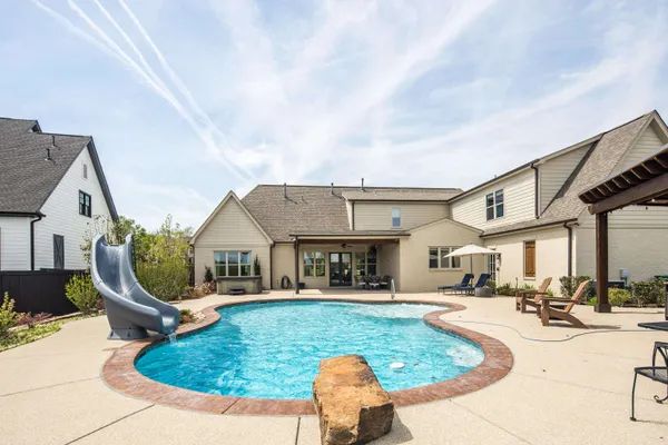 $829,500 | 1080 Greenbrier Lakes Boulevard, Piperton, TN 38017