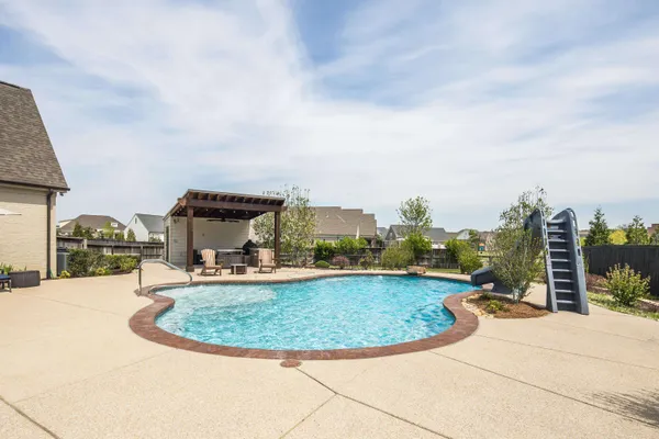 $829,500 | 1080 Greenbrier Lakes Boulevard, Piperton, TN 38017