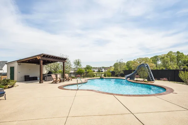 $829,500 | 1080 Greenbrier Lakes Boulevard, Piperton, TN 38017