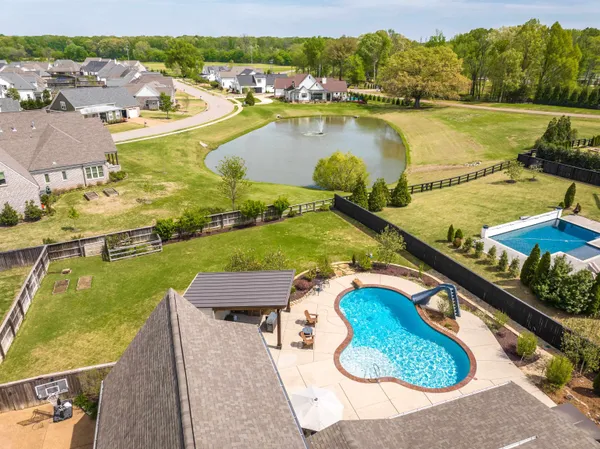 $829,500 | 1080 Greenbrier Lakes Boulevard, Piperton, TN 38017