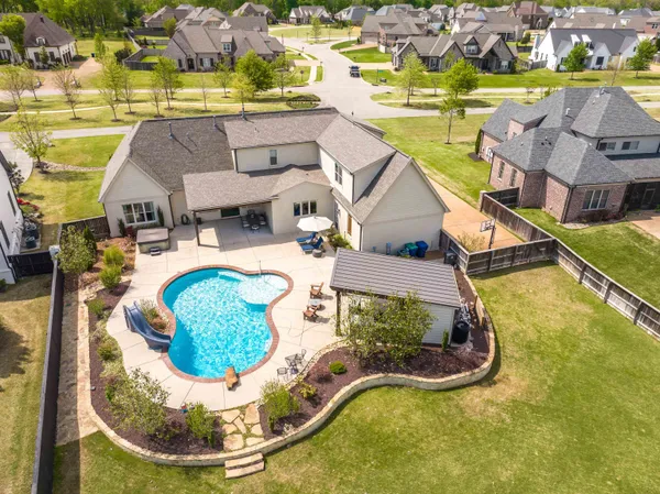 $829,500 | 1080 Greenbrier Lakes Boulevard, Piperton, TN 38017