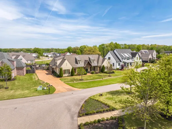 $829,500 | 1080 Greenbrier Lakes Boulevard, Piperton, TN 38017