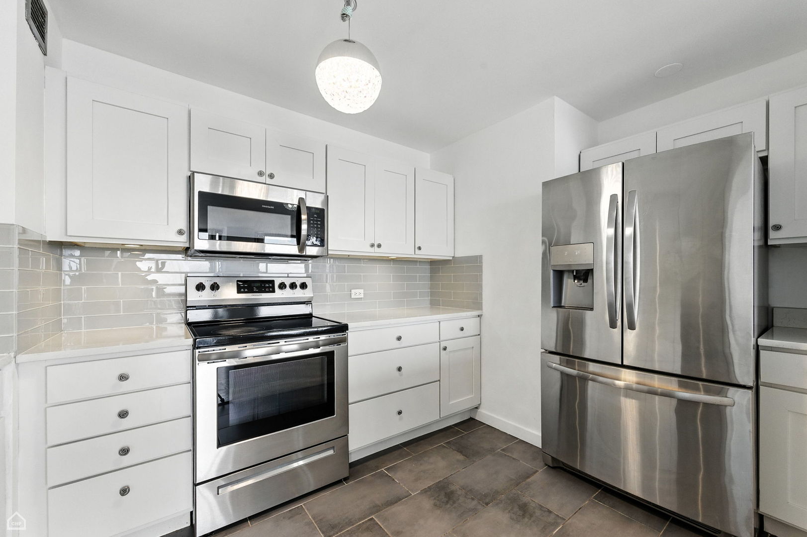 4343 North Clarendon Avenue, Unit 2317 Chicago, IL 60613 - Photo 2 of 20