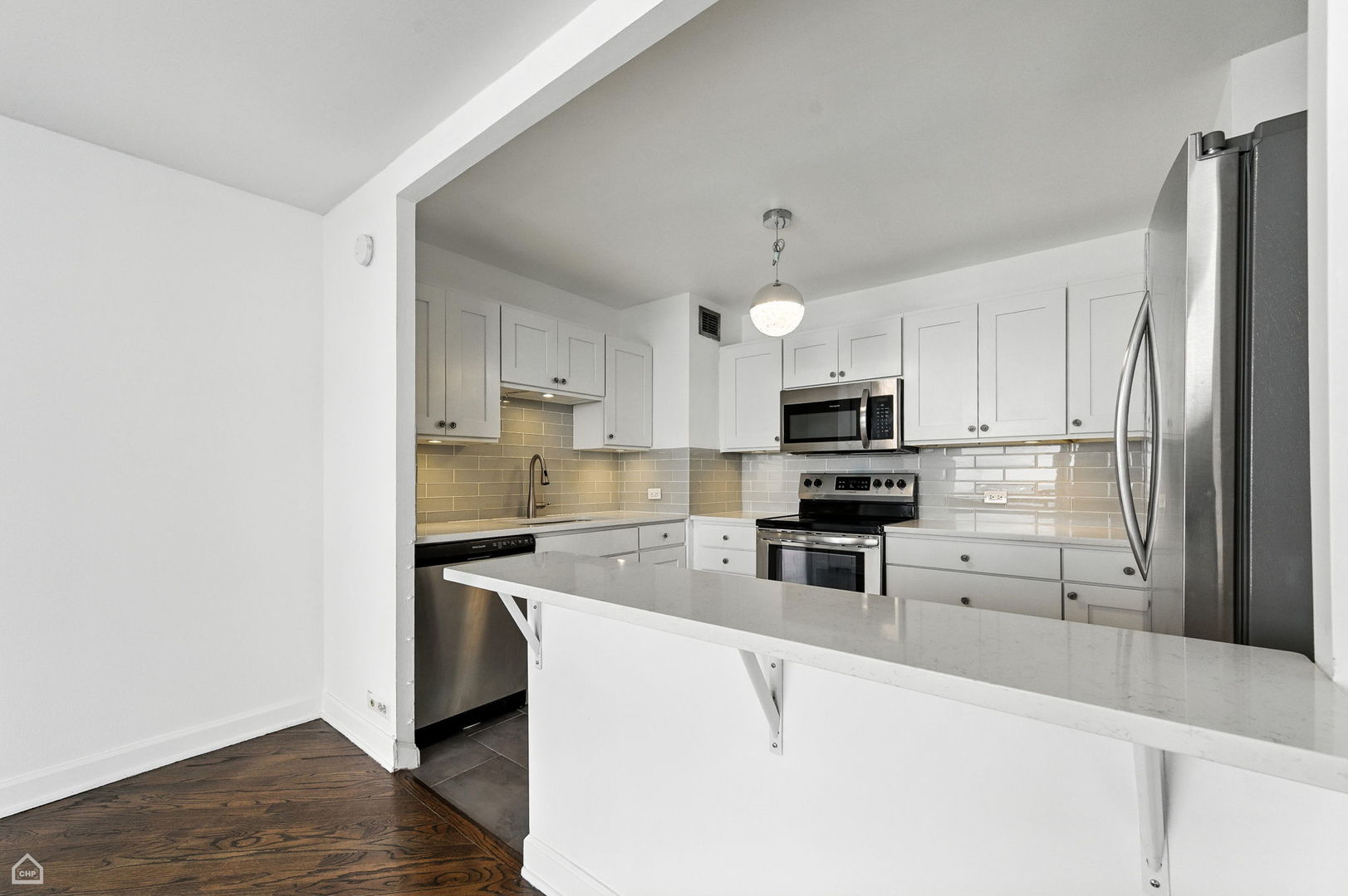 4343 North Clarendon Avenue, Unit 2317 Chicago, IL 60613 - Photo 4 of 20