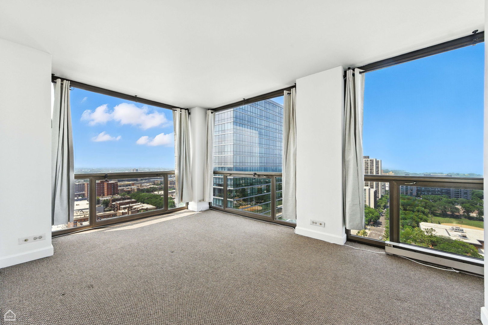 4343 North Clarendon Avenue, Unit 2317 Chicago, IL 60613 - Photo 8 of 20