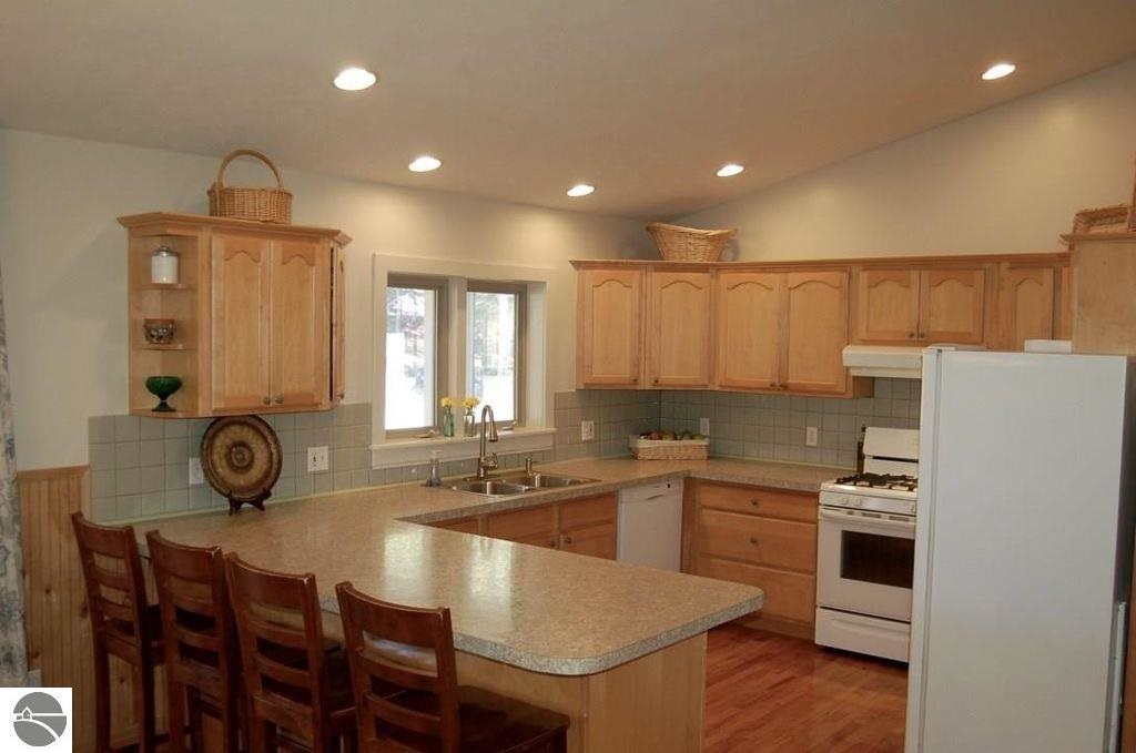 5920 Boone Road Traverse City, MI 49685 - Photo 6 of 26 1831527-5.JPG