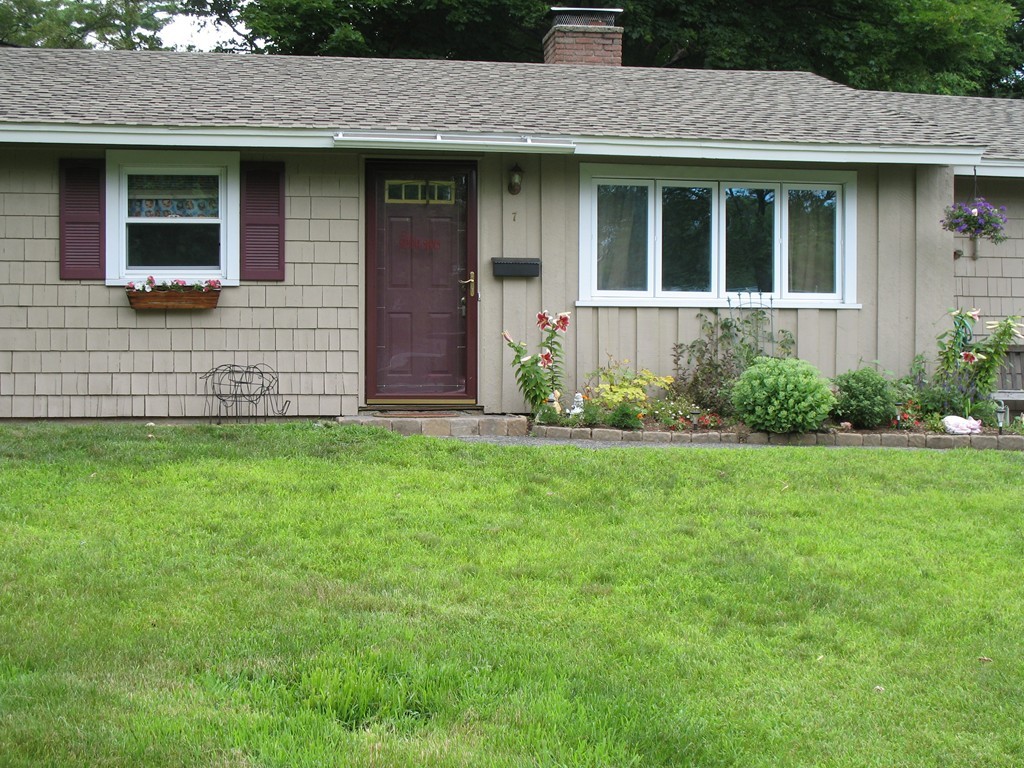 7 David Road Framingham, MA 01701 - Photo 3 of 19 Gallery Image 3