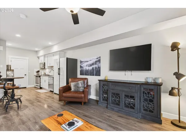 $699,000 | 297 Northeast Regan Hill Loop, Estacada, OR 97023