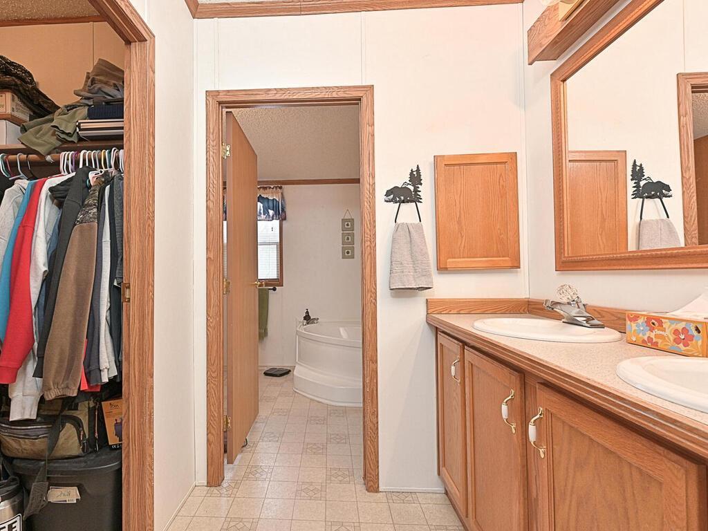 27244 Bass Brook Lane Cohasset, MN 55721 - Photo 17 of 34