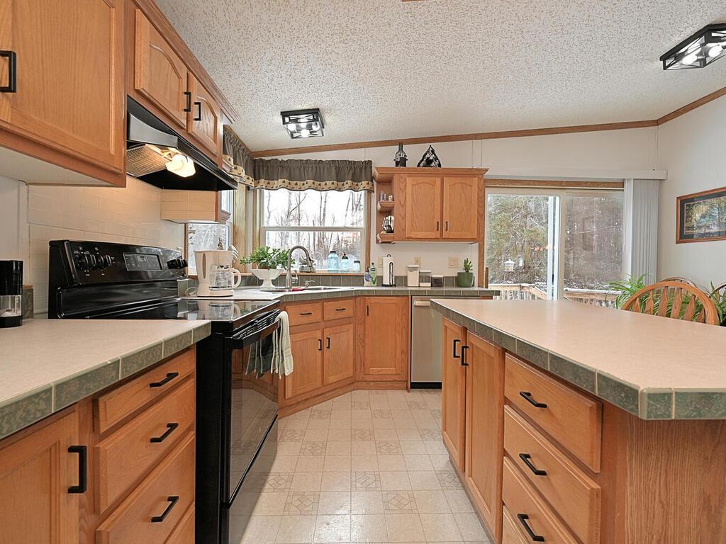 27244 Bass Brook Lane Cohasset, MN 55721 - Photo 8 of 34