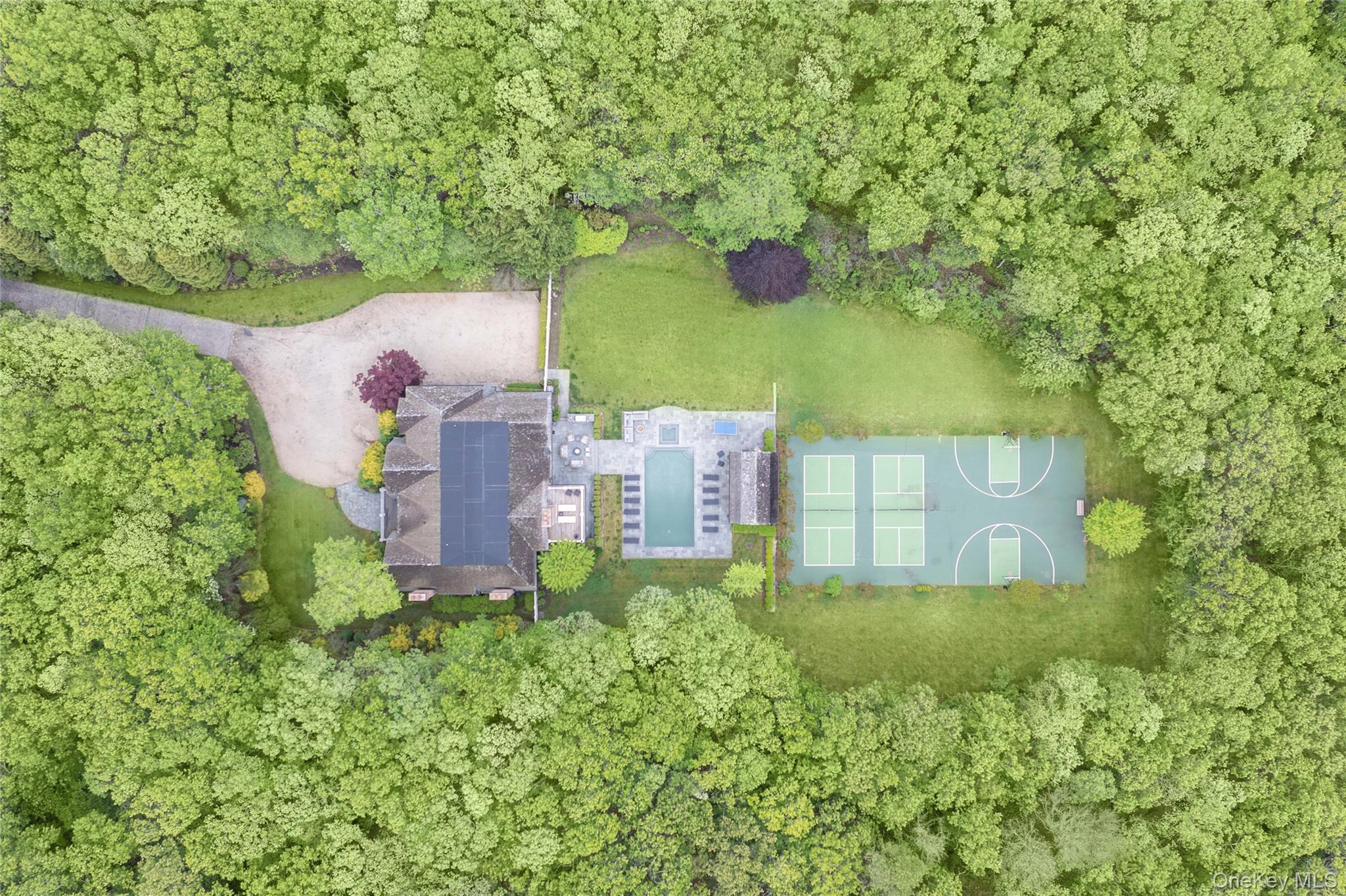 486 Middle Line Highway Bridgehampton, NY 11976 - Photo 25 of 25 an aerial view of a house