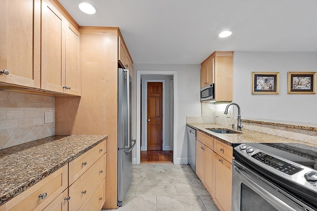149 Tahattawan Road Littleton, MA 01460 - Photo 5 of 42 Gallery Image 5