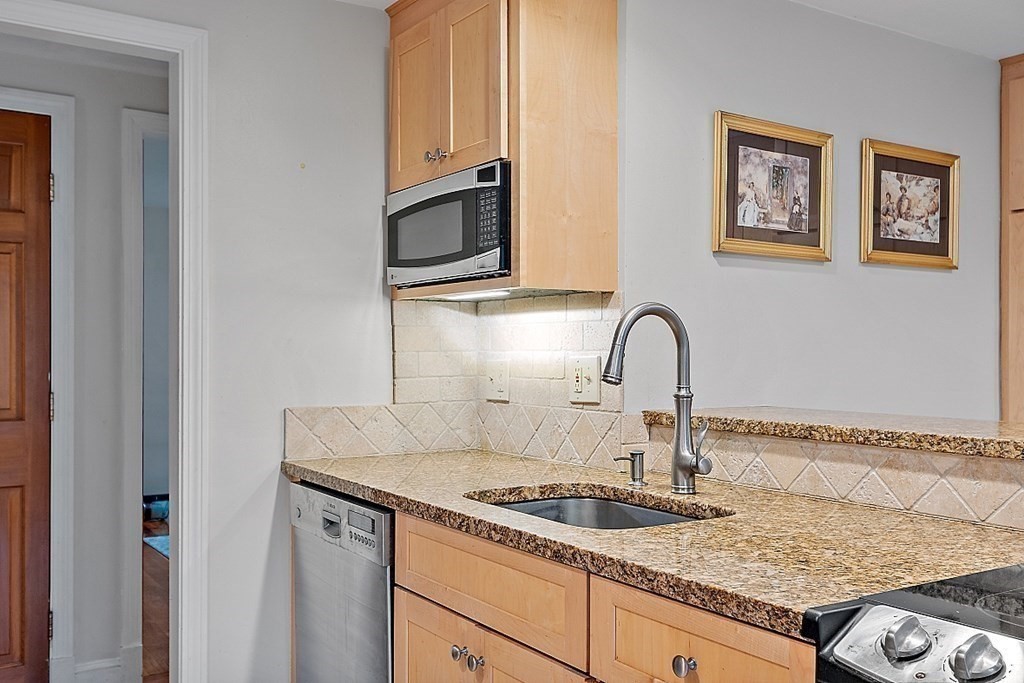 149 Tahattawan Road Littleton, MA 01460 - Photo 7 of 42 Gallery Image 7