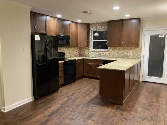 $1,900 | 5629 Rosalie Court, Metairie, LA 70003