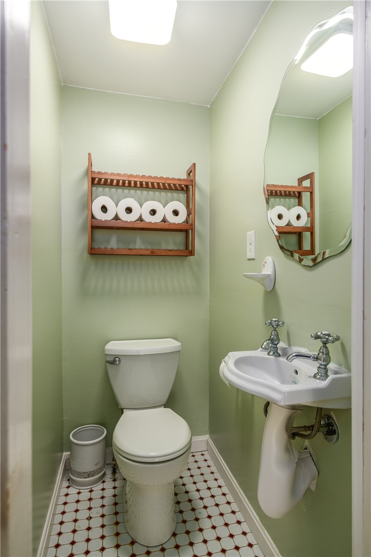 41 Berwick Lane Cranston, RI 02905 - Photo 16 of 35