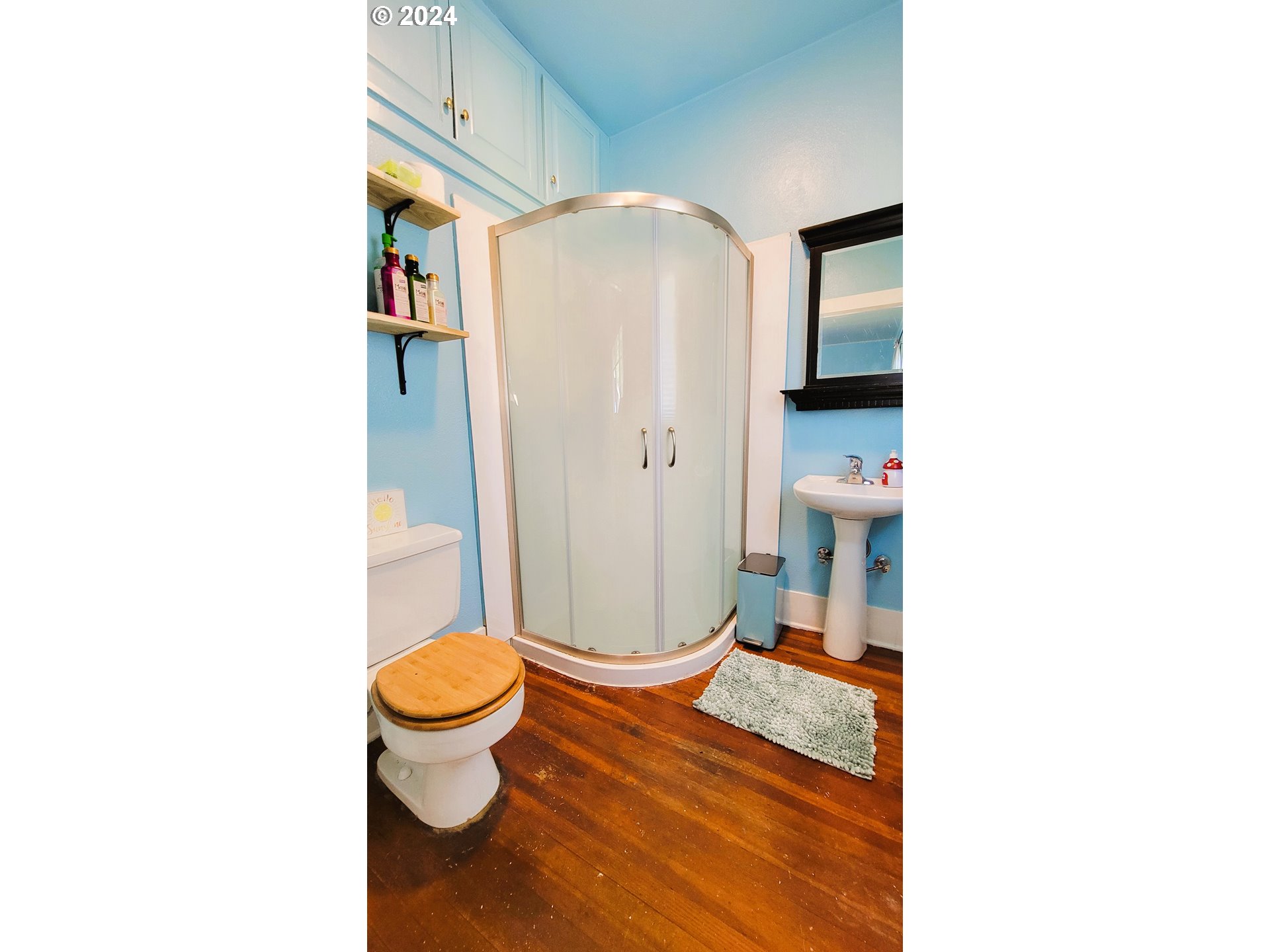 316 North 9th Street Cottage Grove, OR 97424 - Photo 14 of 32 Bathroom, Attached