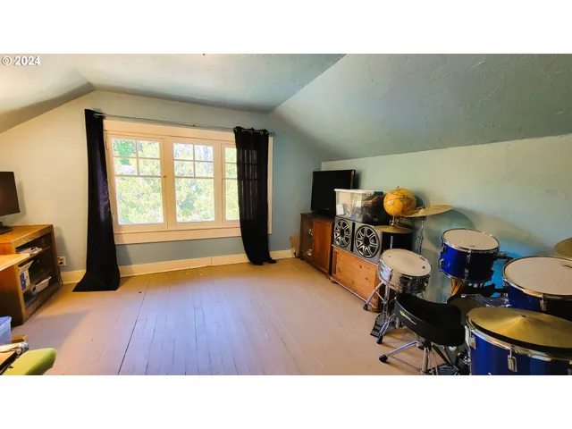 $415,000 | 316 North 9th Street, Cottage Grove, OR 97424