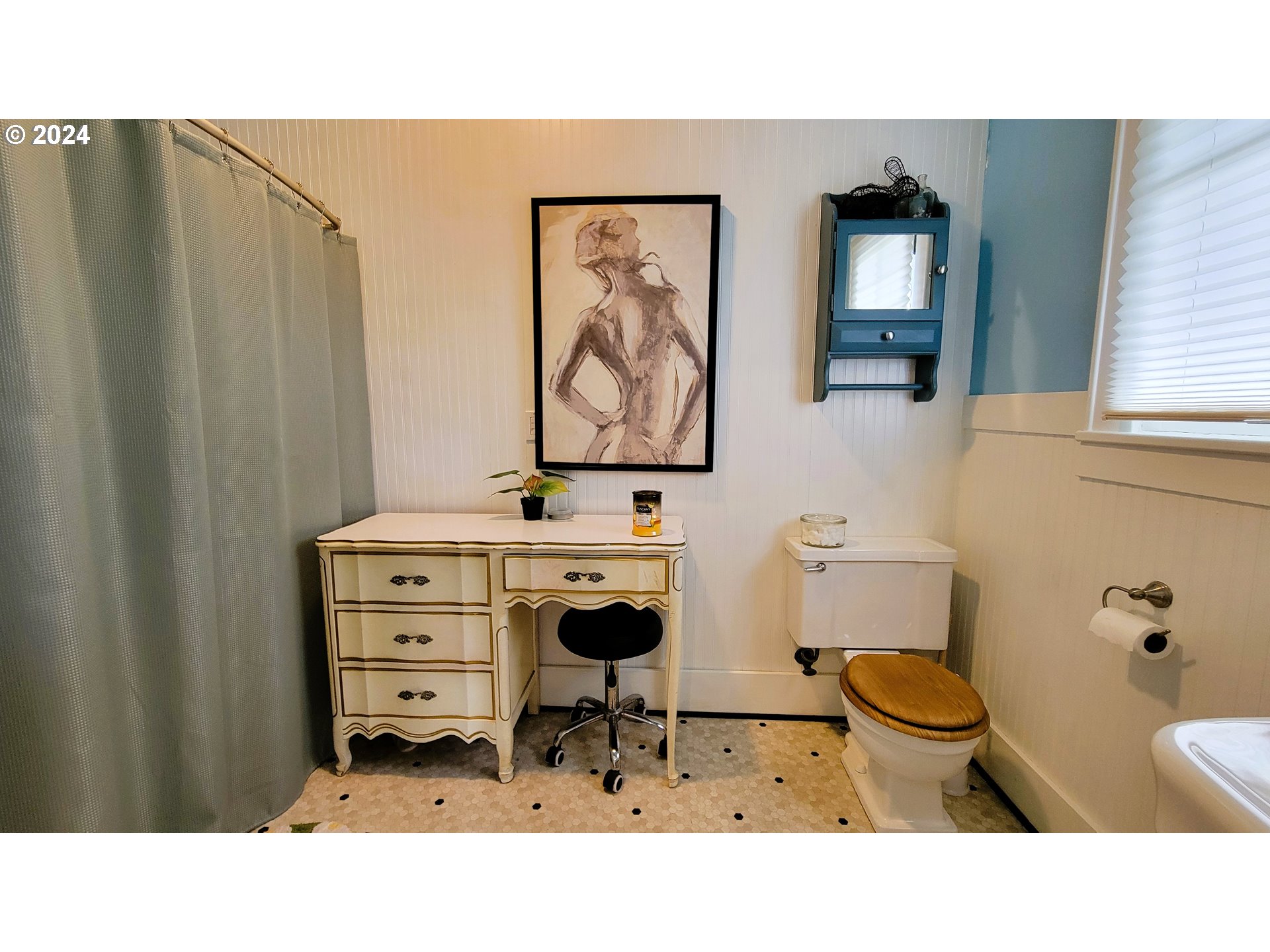 316 North 9th Street Cottage Grove, OR 97424 - Photo 19 of 32 Bathroom, Attached