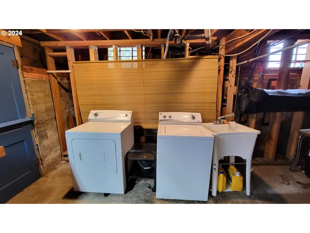 $415,000 | 316 North 9th Street, Cottage Grove, OR 97424