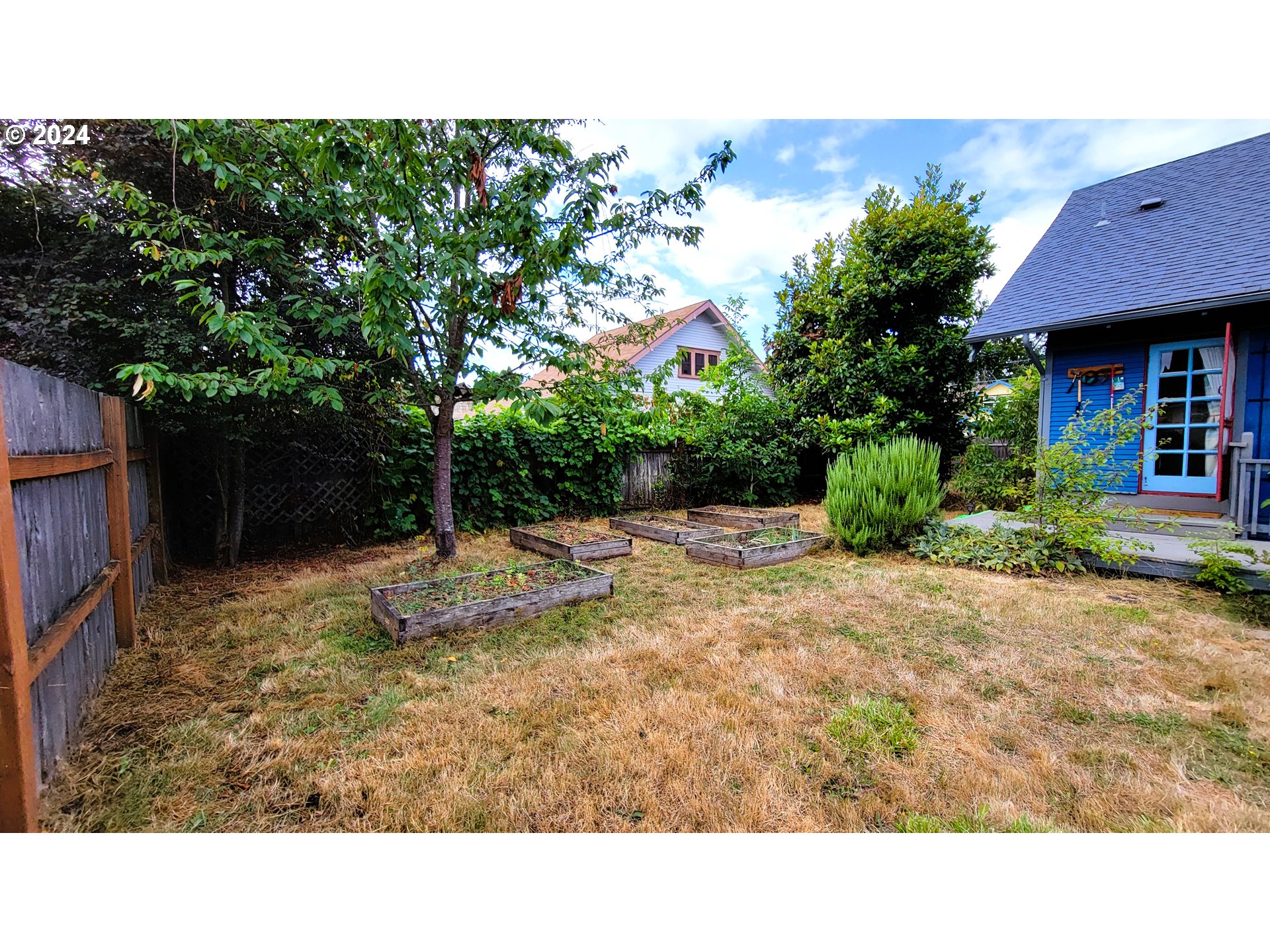 316 North 9th Street Cottage Grove, OR 97424 - Photo 27 of 32 Backyard