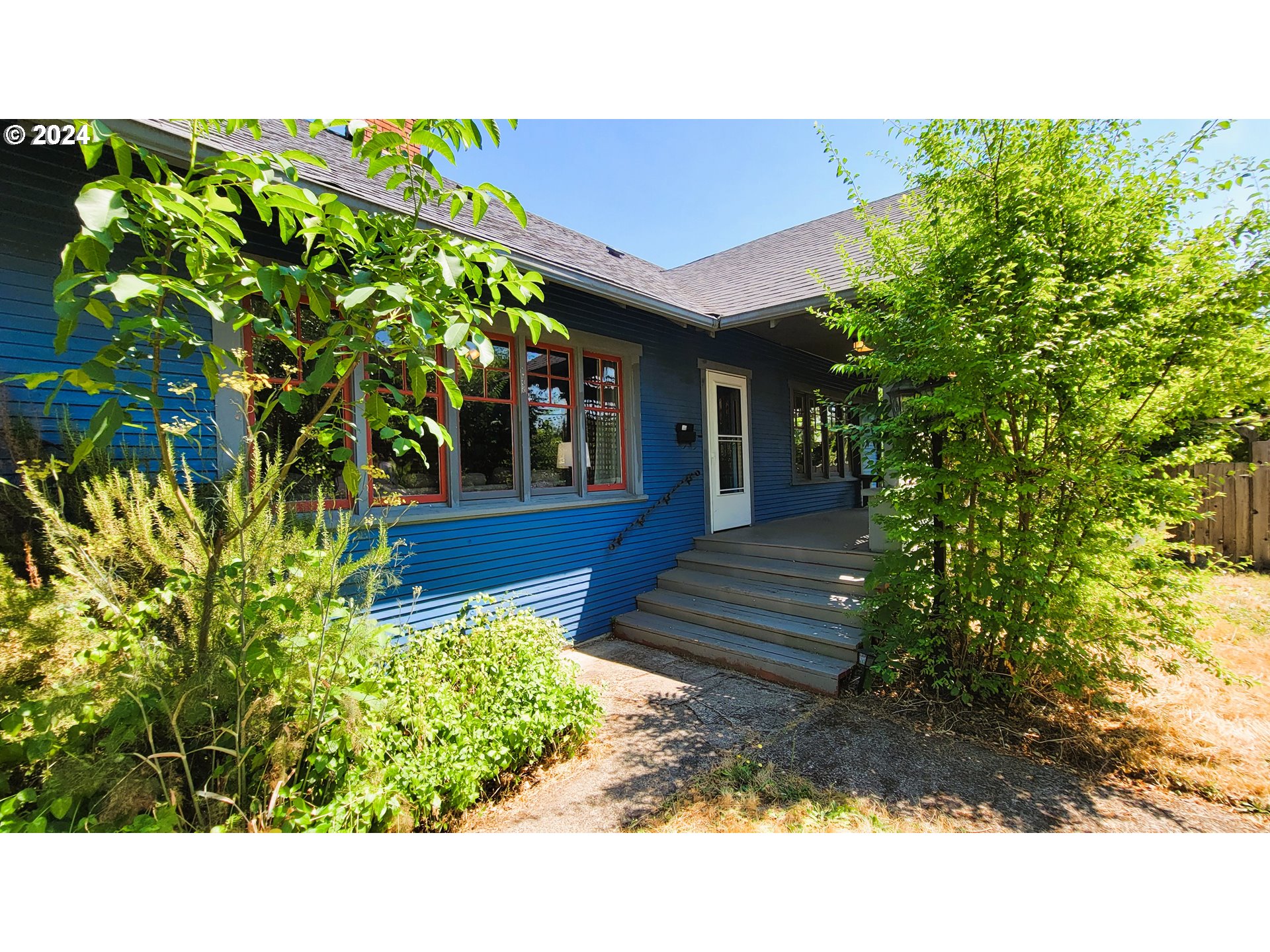 316 North 9th Street Cottage Grove, OR 97424 - Photo 4 of 32