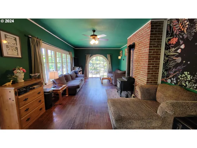 $415,000 | 316 North 9th Street, Cottage Grove, OR 97424