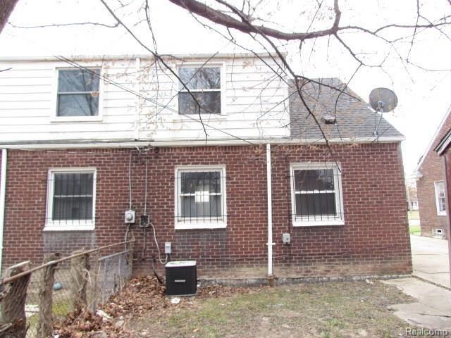 20047 Moross Road Detroit, MI 48224 - Photo 13 of 15 261-810047-back2.JPG