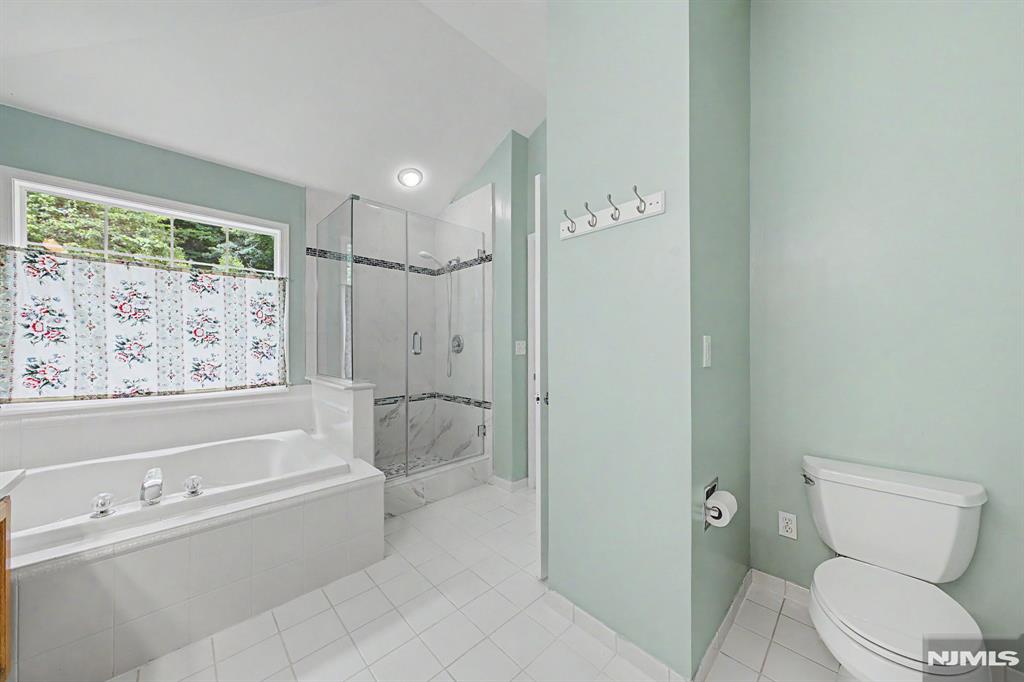 1 Skytop Ridge Oakland, NJ 07436 - Photo 26 of 43