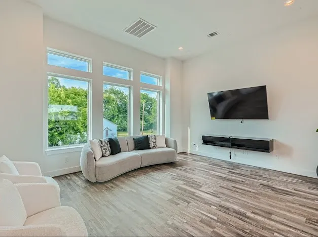 $3,000 | 4902 Nichols Street, Houston, TX 77020